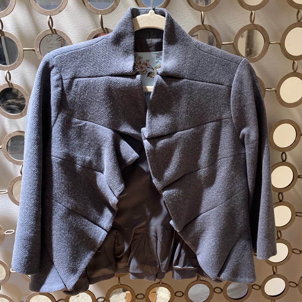 Gray scalloped trim wool blazer.